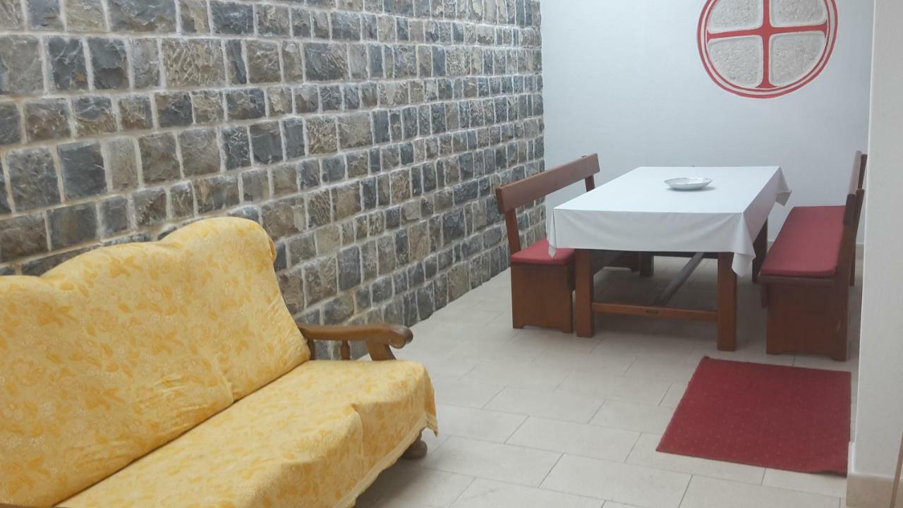 As Brela Otel Dış mekan fotoğraf