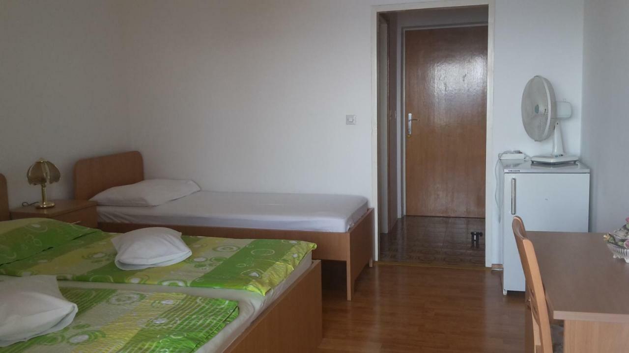 As Brela Otel Dış mekan fotoğraf