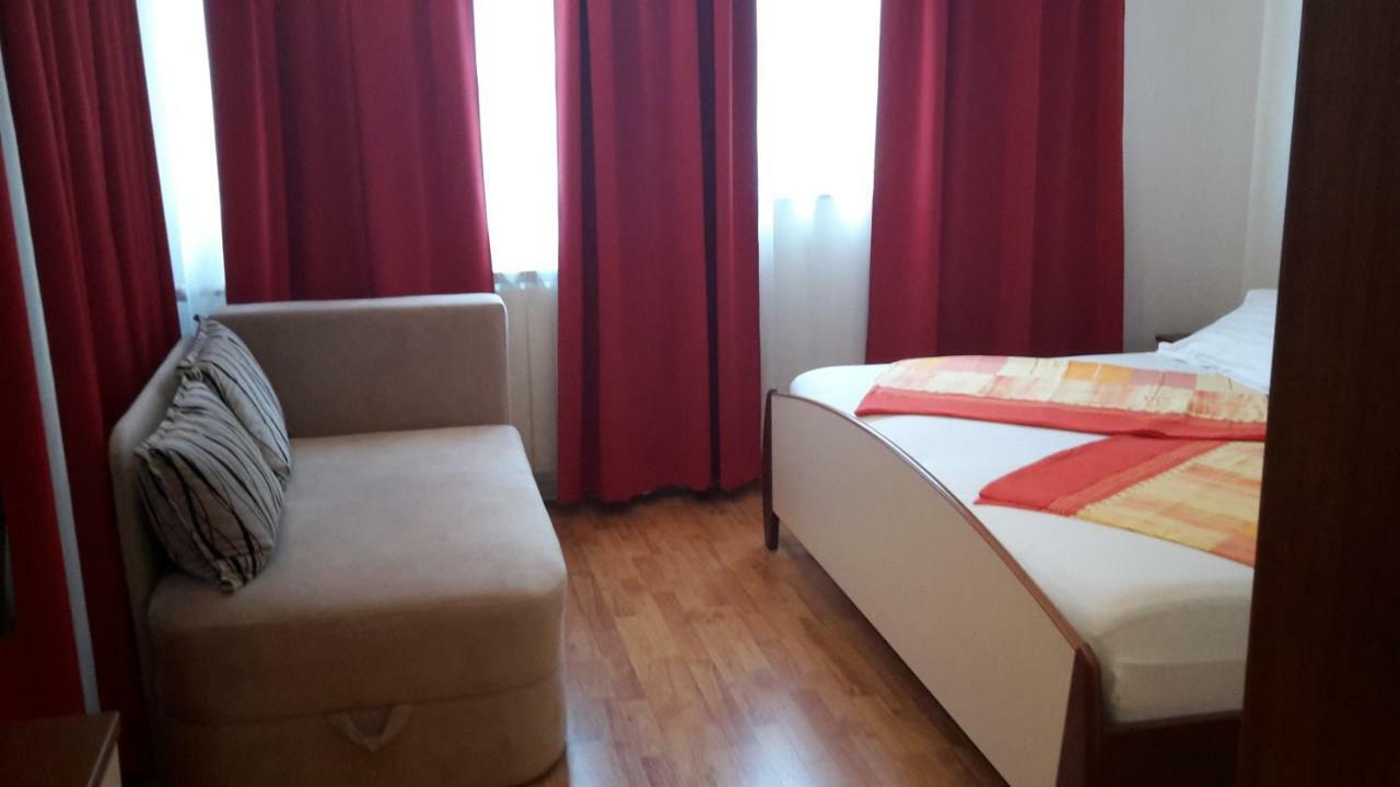 As Brela Otel Dış mekan fotoğraf